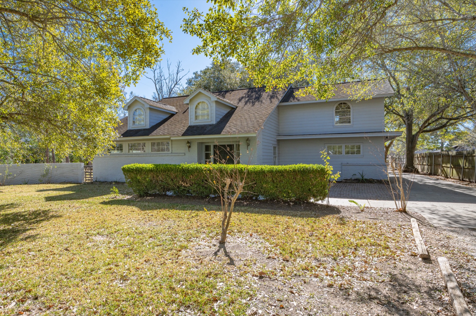 El Campo Mid-Century Home Wharton County Texas