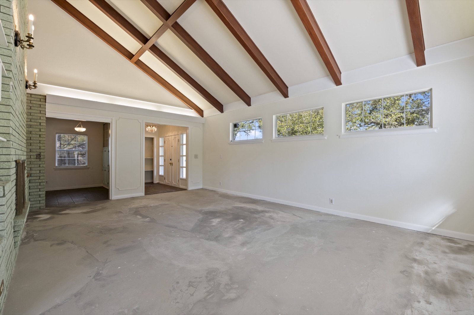 El Campo Mid-Century Home, Photo 10