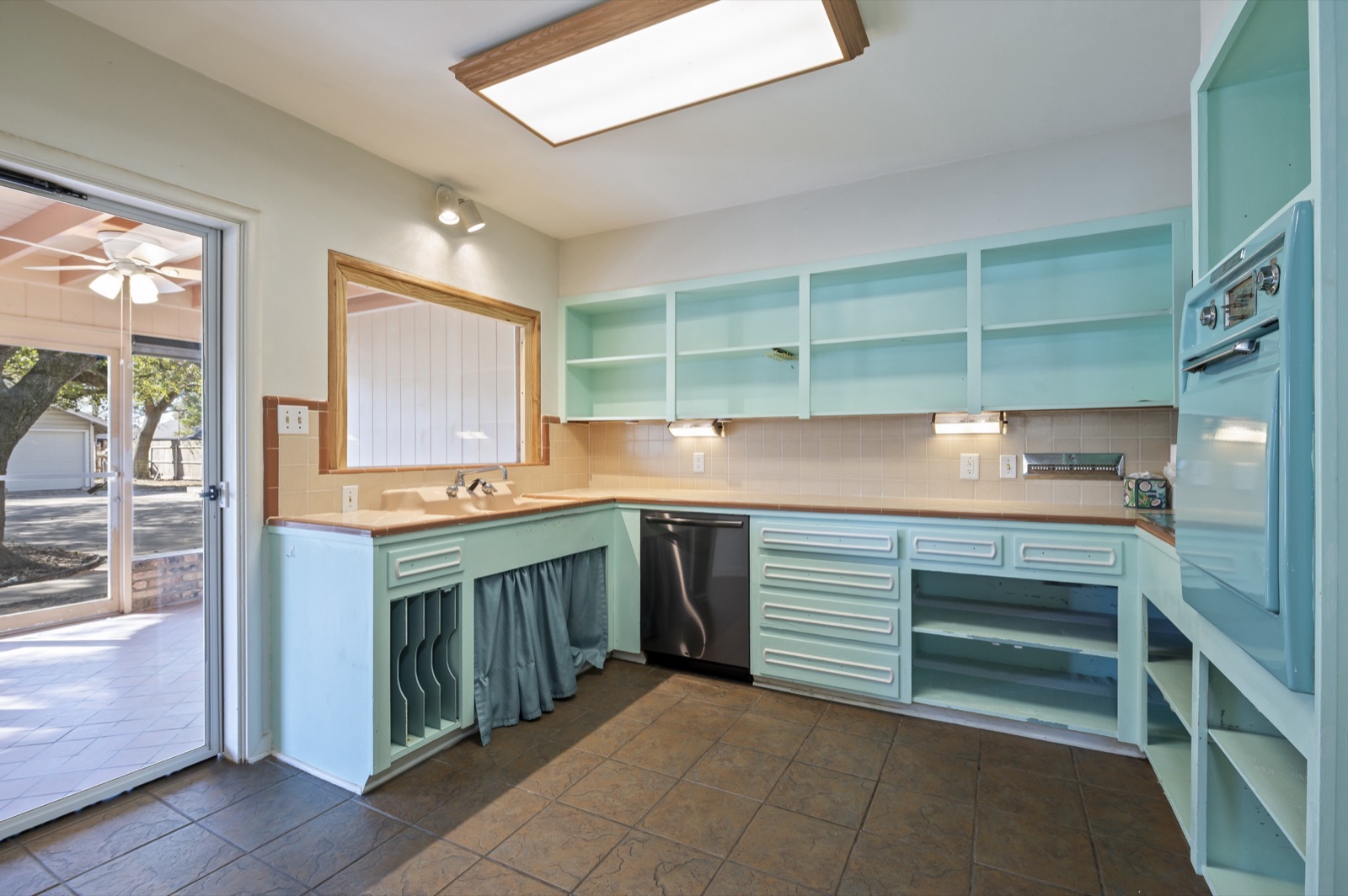 El Campo Mid-Century Home, Photo 12