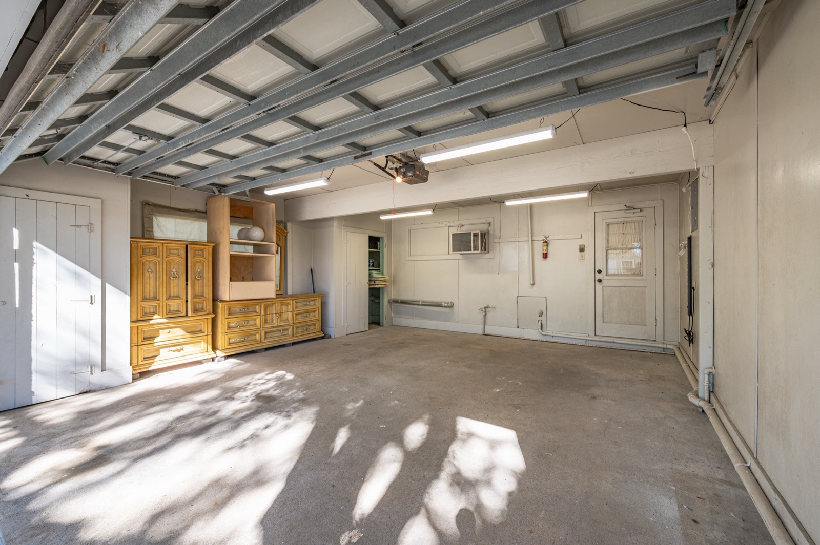 El Campo Mid-Century Home, Photo 21