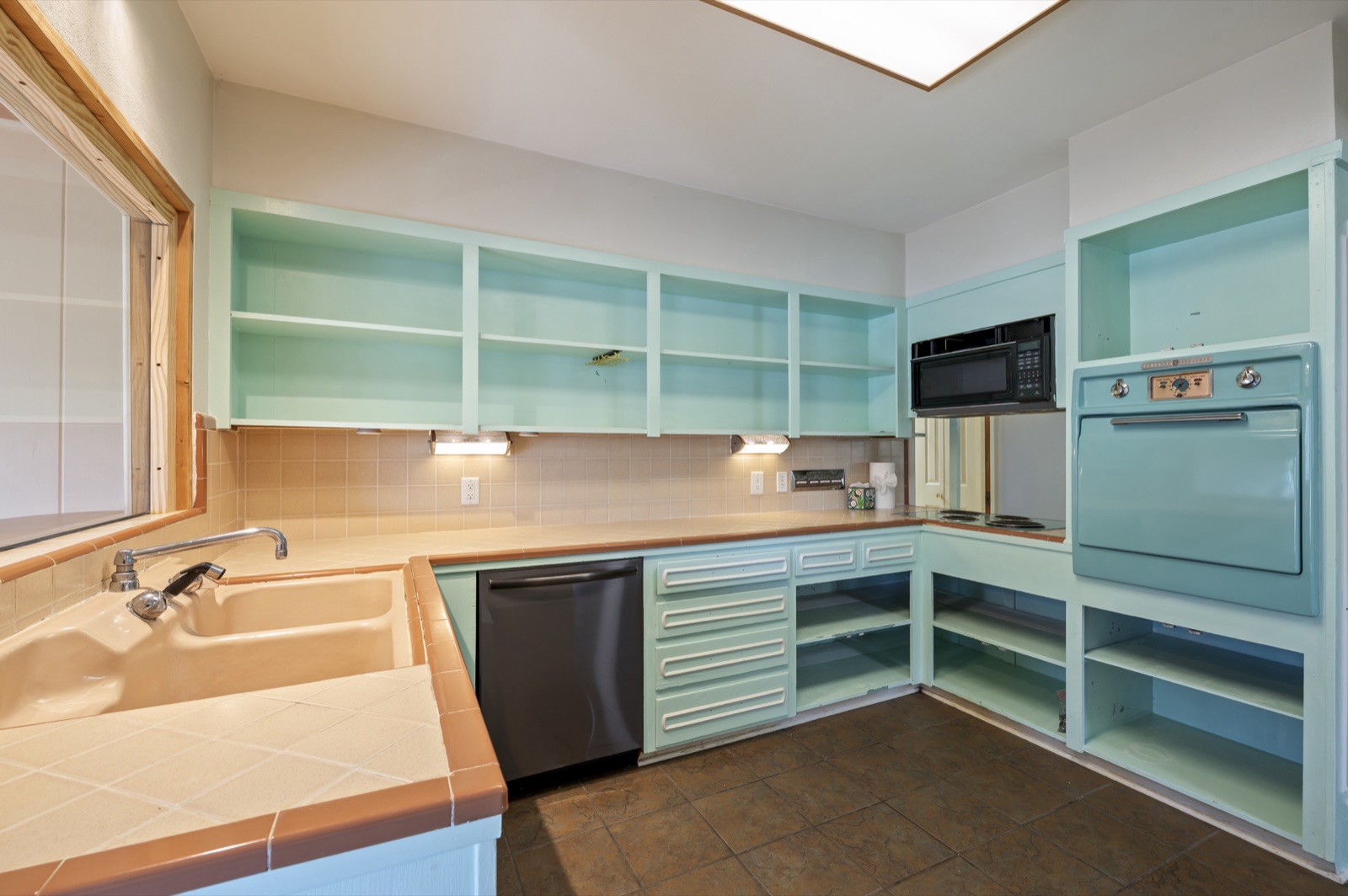 El Campo Mid-Century Home, Photo 7