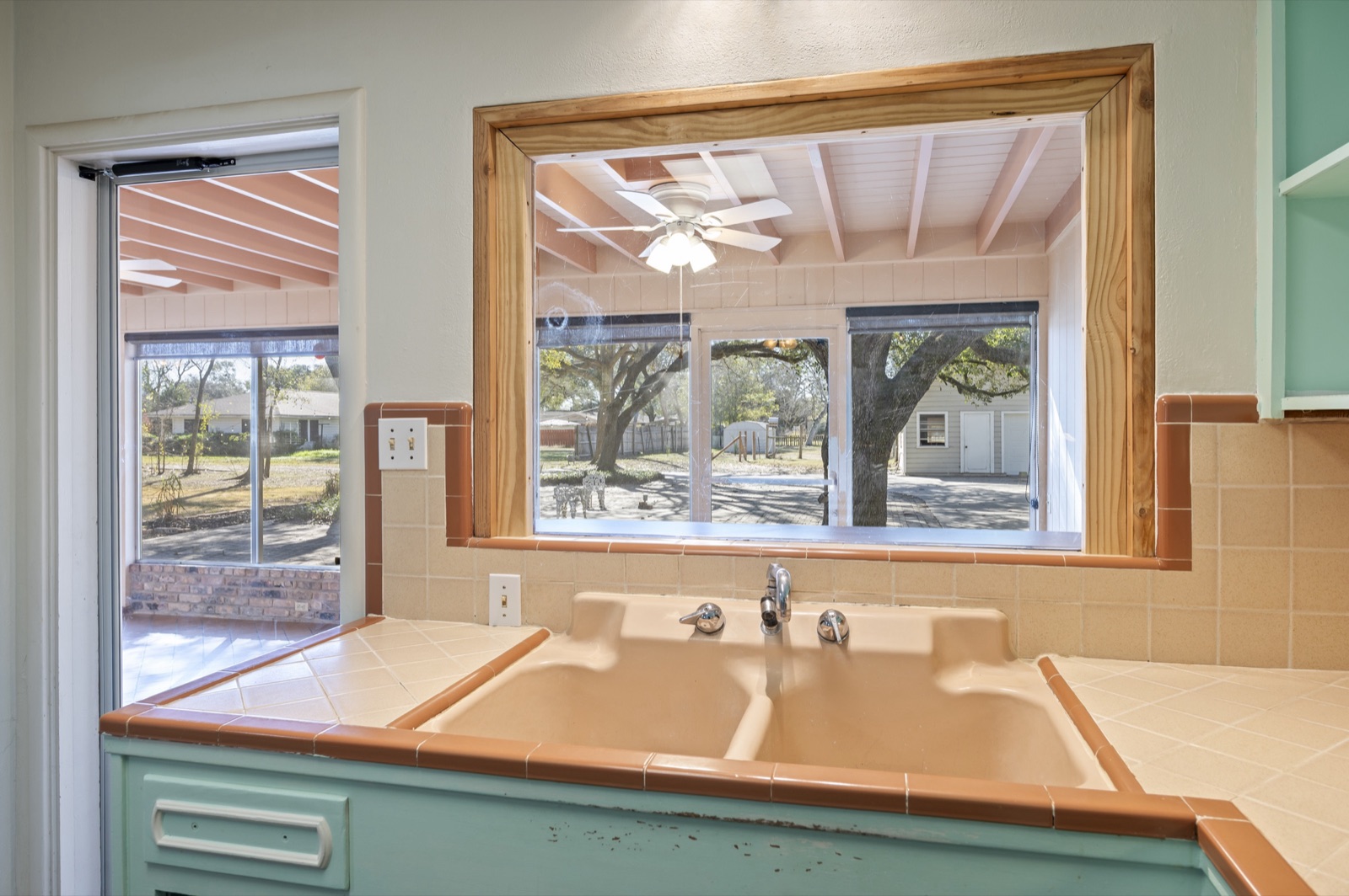 El Campo Mid-Century Home, Photo 9